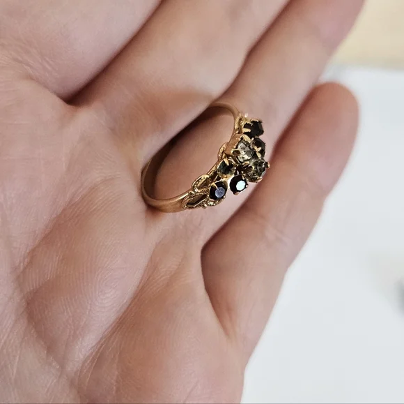 Vintage Sarah Coventry Gold Tone Clear Red Rhinestone Cluster Adjustable Ring - Picture 6 of 7